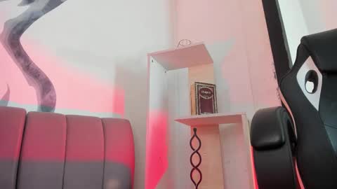 Snapshot of deilanwolf chatting on March 1, 7:54 am Deilan Wolf online show from March 1, 7:54 am