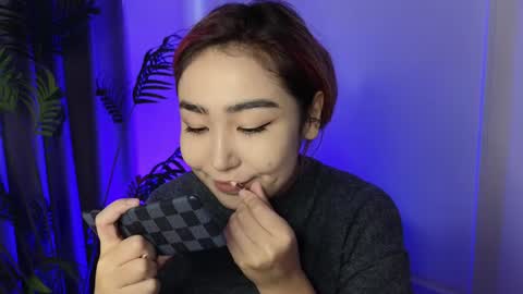 Snapshot of deiri_destiny chatting on December 12, 6:25 am sexy bimbo little kitty asian misstress quen princes sexy girl you can just call me pleasure online show from December 12, 6:25 am