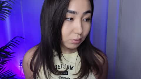 Snapshot of deiri_destiny chatting on December 17, 6:35 am sexy bimbo little kitty asian misstress quen princes sexy girl you can just call me pleasure online show from December 17, 6:35 am