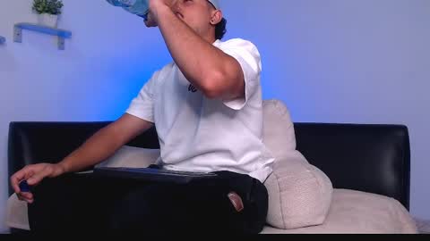  DEIVY  online show from March 30, 11:39 pm