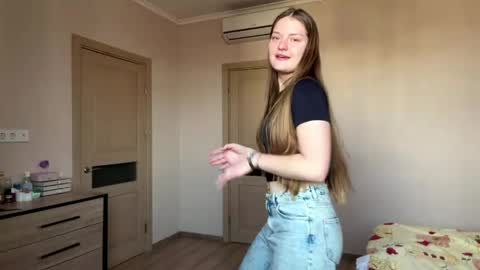 Mila online show from March 25, 9:15 am