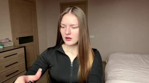 Mila online show from April 3, 11:41 am