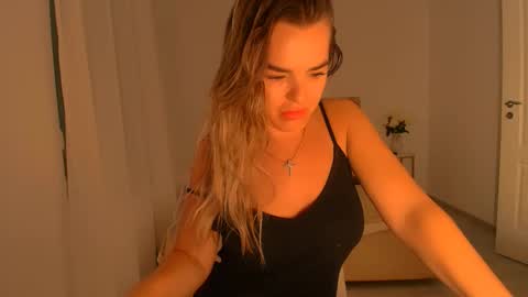 deliadelicious online show from September 10, 8:25 am