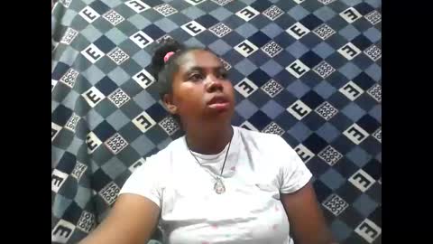 deliah712909 online show from November 17, 6:19 am