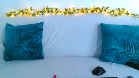 deliciaalove online show from March 4, 8:49 pm