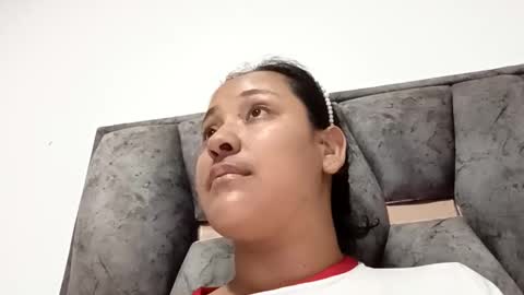 Snapshot of delicious_sarah07 chatting on May 20, 2:07 am Sarah online show from May 20, 2:07 am