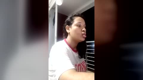 Snapshot of delicious_sarah07 chatting on June 20, 12:47 am Sarah online show from June 20, 12:47 am