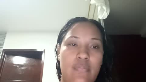 Snapshot of delicious_sarah07 chatting on June 25, 12:43 am Sarah online show from June 25, 12:43 am