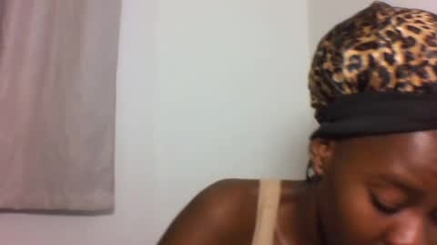 Snapshot of deliciousbabe01 chatting on June 26, 3:33 am EVAH online show from June 26, 3:33 am