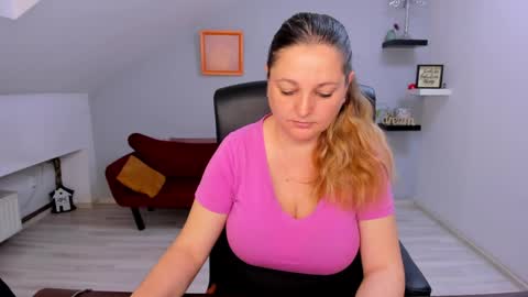 DeliciousLolly online show from April 9, 3:28 am