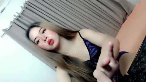 Snapshot of deliciously_sophie chatting on July 9, 2:15 am Sophie online show from July 9, 2:15 am