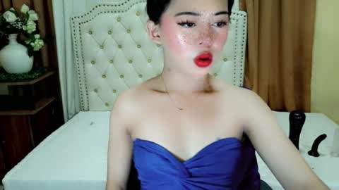 Snapshot of deliciously_sophie chatting on July 14, 6:51 am Sophie online show from July 14, 6:51 am
