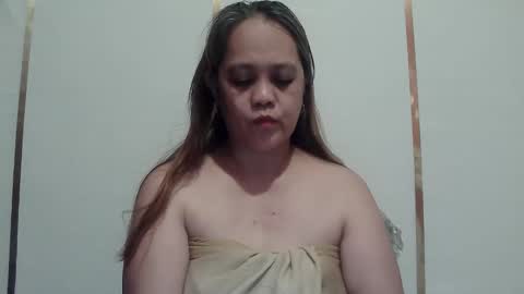 Snapshot of deliciousmel4u chatting on May 1, 11:31 pm mel online show from May 1, 11:31 pm