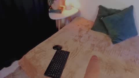 Delilah online show from February 4, 5:24 am