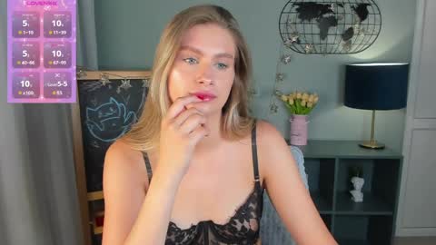 Snapshot of delinasis chatting on June 9, 1:39 am delinasis online show from June 9, 1:39 am
