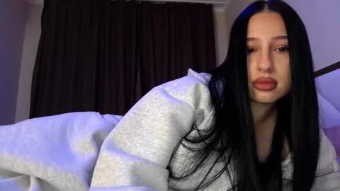 delly_love online show from October 29, 7:15 pm