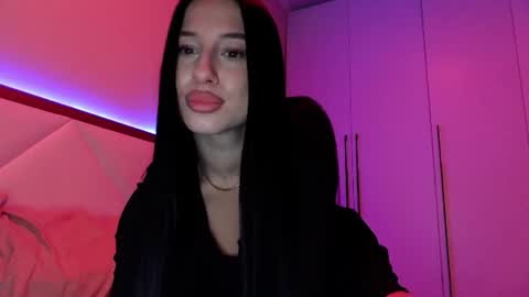 Snapshot of delly_love chatting on June 14, 7:49 pm delly_love online show from June 14, 7:49 pm