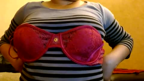 Snapshot of delphine_x chatting on January 7, 9:35 pm Delphine online show from January 7, 9:35 pm