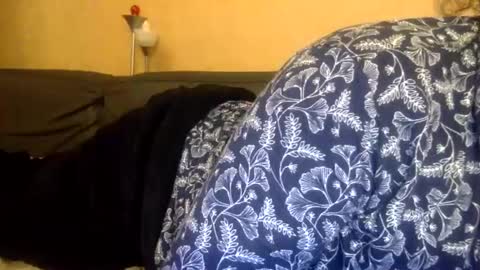 Snapshot of delphine_x chatting on January 8, 9:44 pm Delphine online show from January 8, 9:44 pm