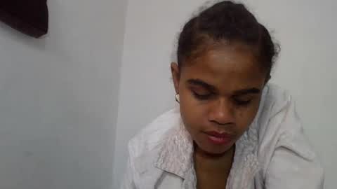 delphine online show from June 21, 5:43 am