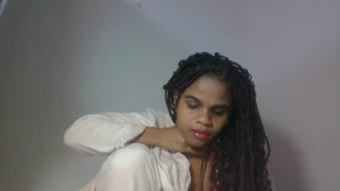 delphine online show from July 18, 6:45 pm