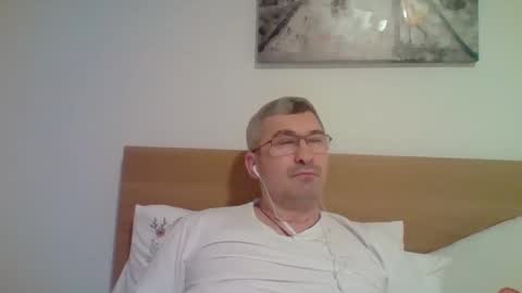 Snapshot of demarco1977 chatting on April 5, 9:34 pm demarco1977 online show from April 5, 9:34 pm