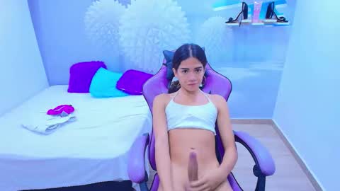 DEMI online show from December 3, 5:44 pm