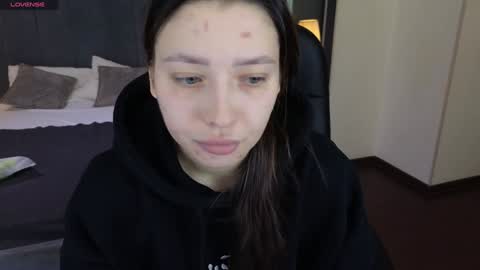 Snapshot of demi_loran chatting on December 16, 9:52 pm DEMI online show from December 16, 9:52 pm