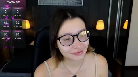 Snapshot of demi_loran chatting on September 16, 5:41 am DEMI online show from September 16, 5:41 am