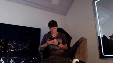 Snapshot of demian_prince chatting on March 12, 4:30 am Demian Prince online show from March 12, 4:30 am
