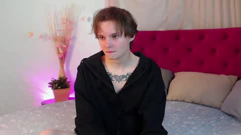 Snapshot of demianenglen chatting on April 11, 9:24 am demianenglen online show from April 11, 9:24 am
