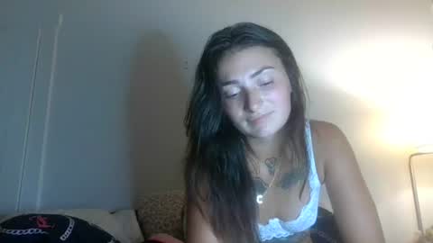 Snapshot of demiibear chatting on July 18, 10:57 pm Demi online show from July 18, 10:57 pm