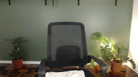 demmetria online show from March 25, 5:30 pm