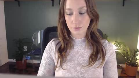 demmetria online show from April 8, 5:46 pm