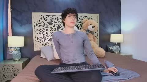 Snapshot of demon_foxx chatting on April 30, 1:28 pm online show from April 30, 1:28 pm