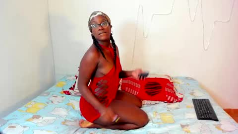 Snapshot of demonychloe chatting on May 15, 1:40 pm demonychloe online show from May 15, 1:40 pm