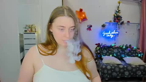 Snapshot of demure_soul chatting on December 4, 5:38 am Sophie online show from December 4, 5:38 am