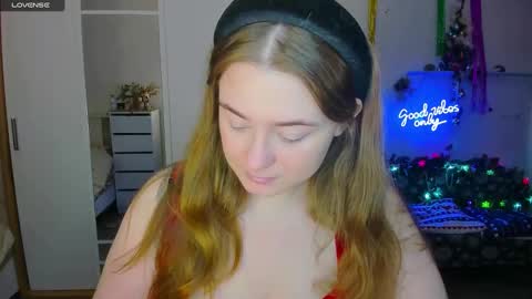 Snapshot of demure_soul chatting on January 13, 5:55 am Sophie online show from January 13, 5:55 am
