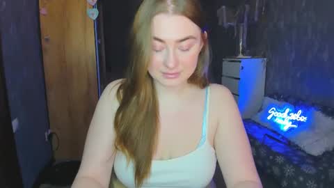 Snapshot of demure_soul chatting on February 27, 6:18 am Sophie online show from February 27, 6:18 am