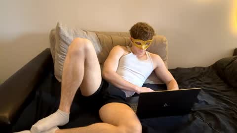 Snapshot of deniel_horny chatting on May 9, 8:19 am Deni online show from May 9, 8:19 am