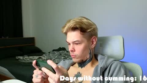 Snapshot of denis_here chatting on May 9, 2:55 pm Denis online show from May 9, 2:55 pm
