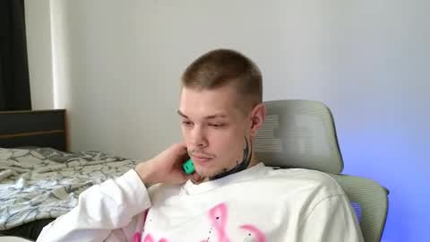 Snapshot of denis_here chatting on May 21, 10:55 am Denis online show from May 21, 10:55 am