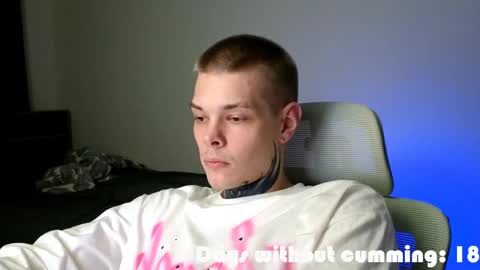 Snapshot of denis_here chatting on May 22, 11:54 pm Denis online show from May 22, 11:54 pm