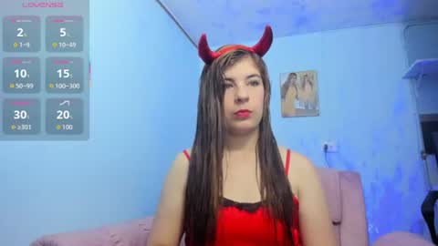 Snapshot of denise_babe_ chatting on June 12, 10:25 am Laura online show from June 12, 10:25 am