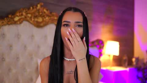 denisedevilles online show from February 4, 12:11 pm