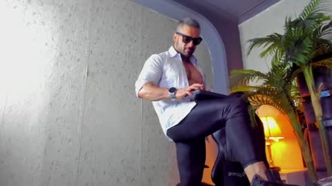 dennis_cox_ online show from January 28, 3:35 pm