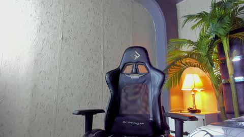 dennis_cox_ online show from January 28, 6:39 pm