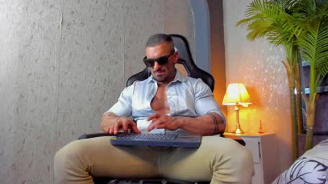 dennis_cox_ online show from February 1, 2:45 pm