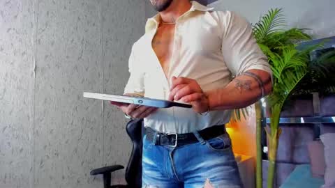 dennis_cox_ online show from February 14, 10:49 am