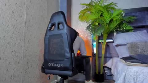 dennis_cox_ online show from February 16, 2:00 pm